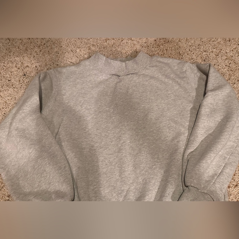 Parke  Gray mock sweatshirt.